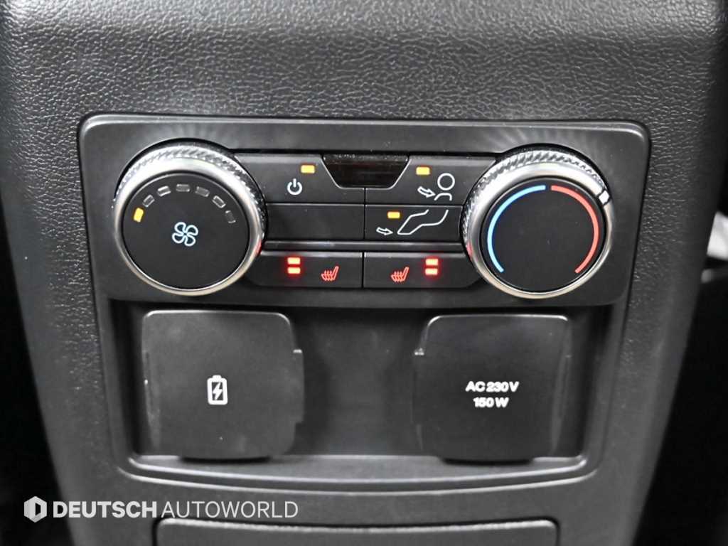 Ford Explorer — photo 16