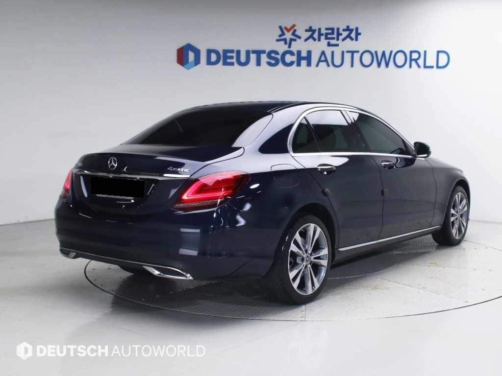 Mercedes-Benz C-Class — photo 02