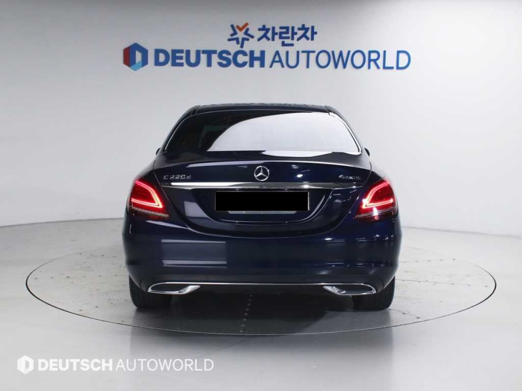 Mercedes-Benz C-Class — photo 04