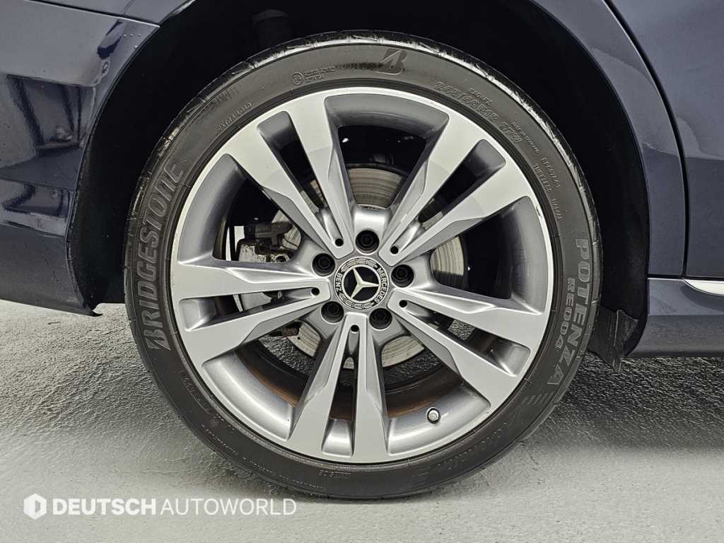 Mercedes-Benz C-Class — photo 05