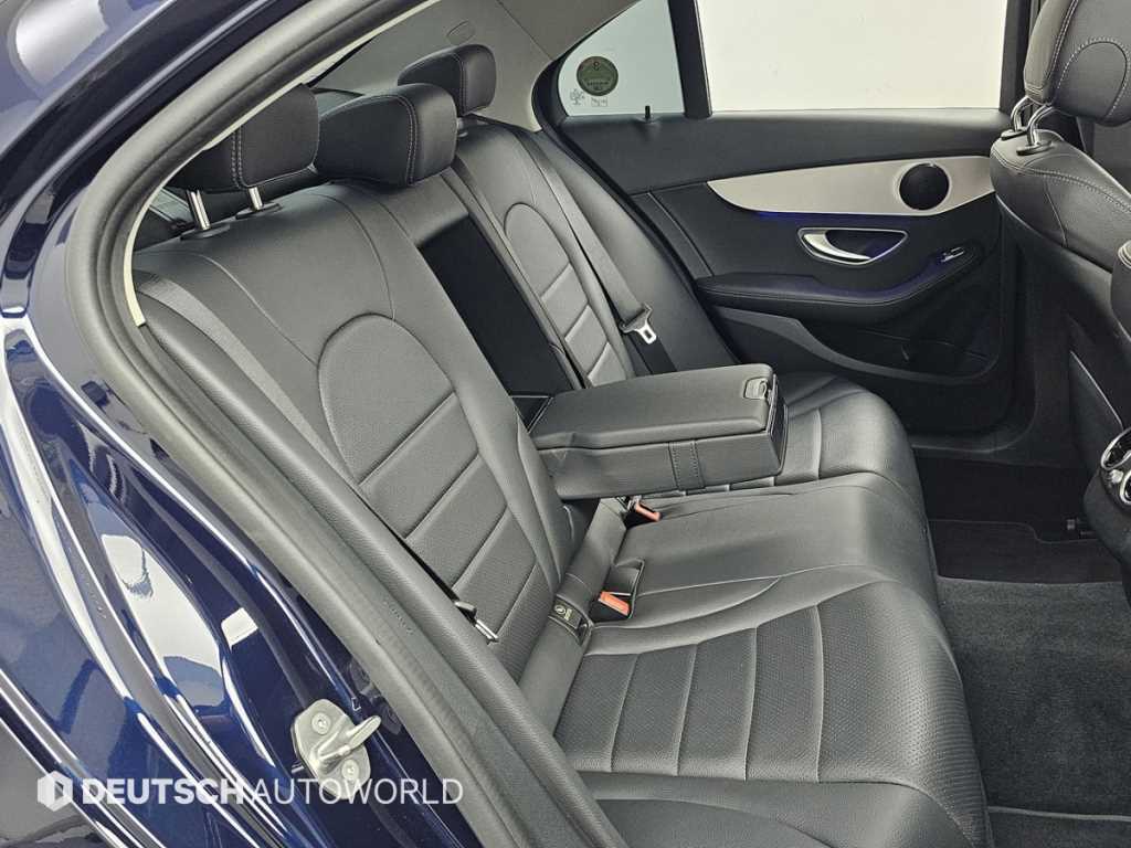 Mercedes-Benz C-Class — photo 12