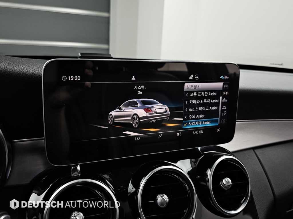 Mercedes-Benz C-Class — photo 16