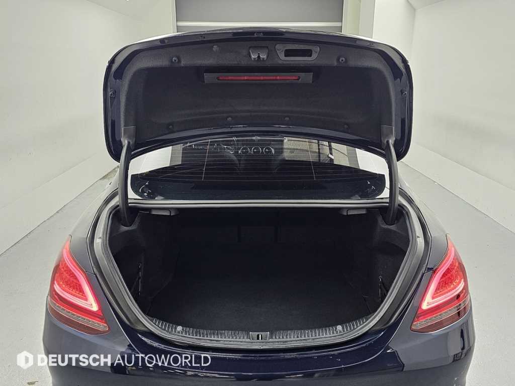 Mercedes-Benz C-Class — photo 19