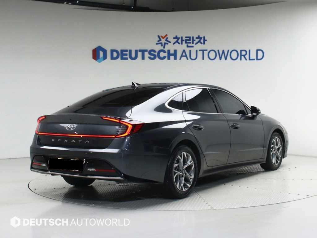 Hyundai Sonata — photo 02