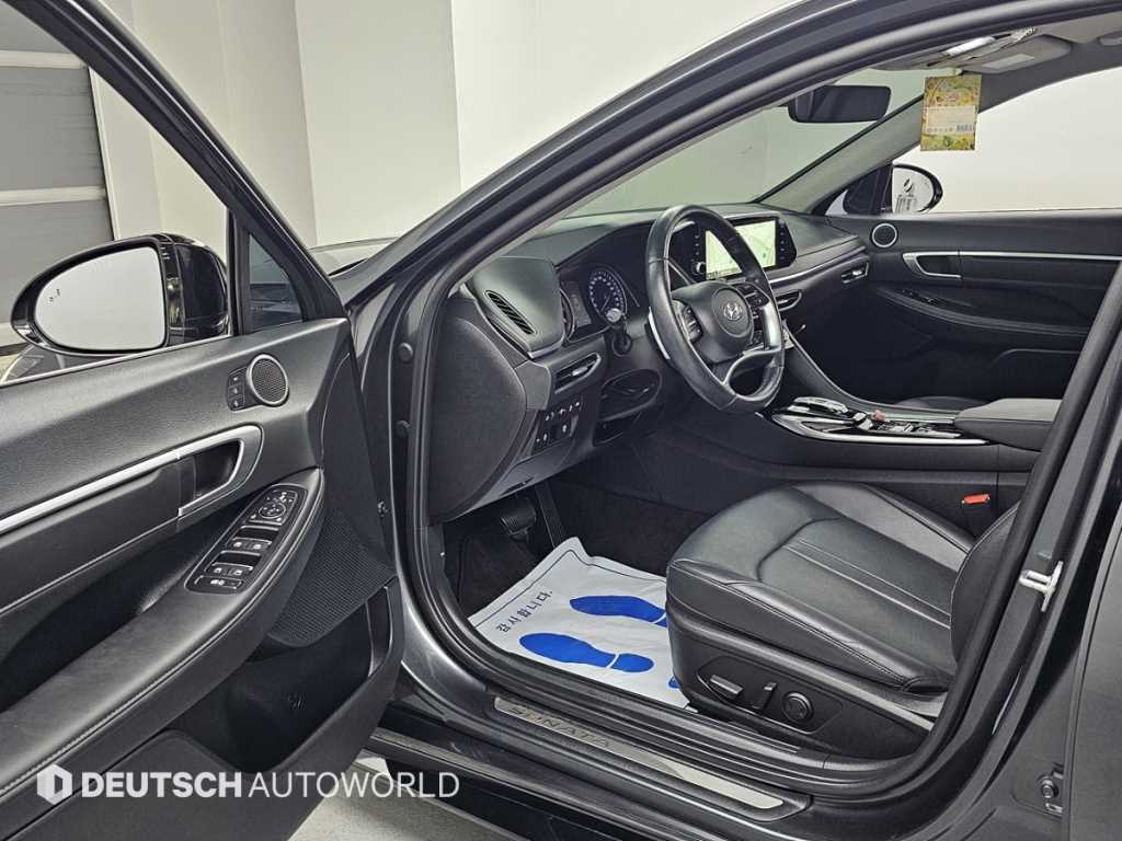 Hyundai Sonata — photo 11