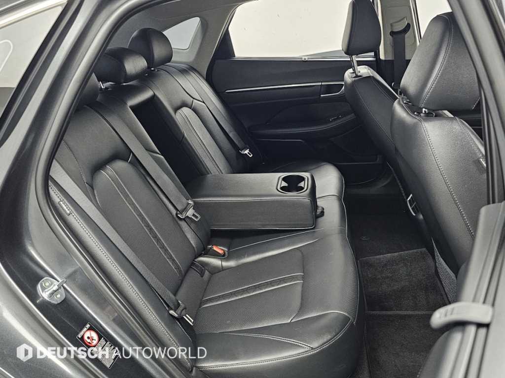 Hyundai Sonata — photo 12