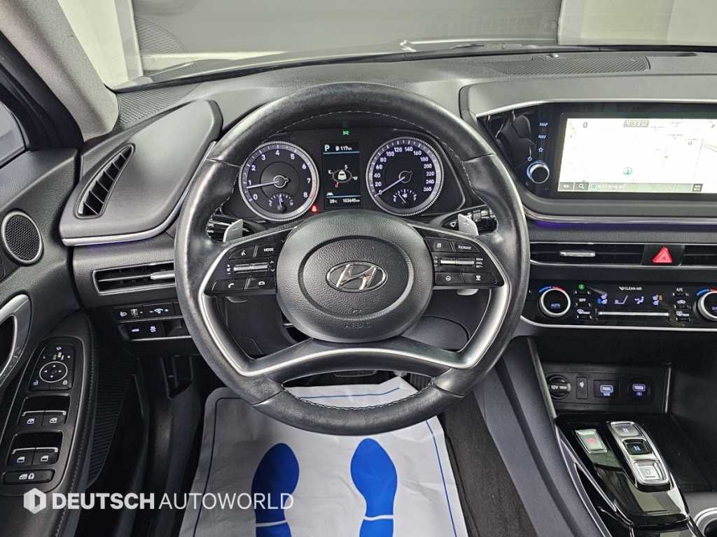 Hyundai Sonata — photo 13