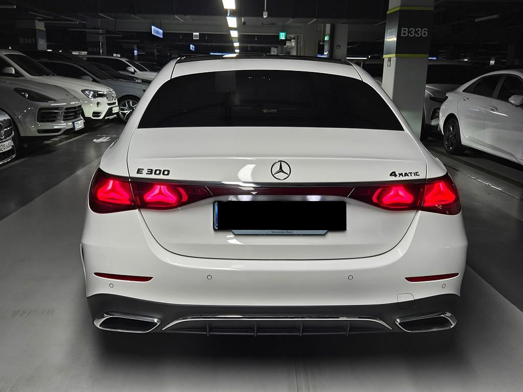 Mercedes-Benz E-Class — photo 04