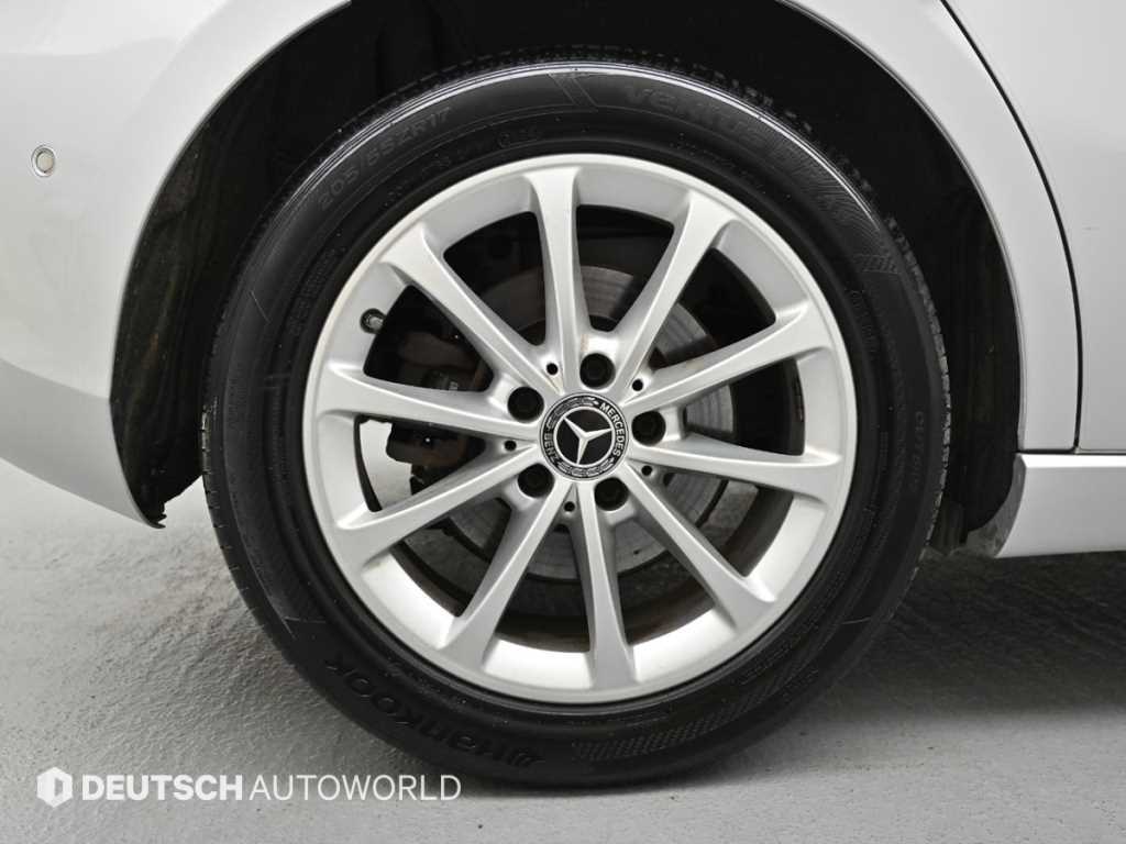 Mercedes-Benz A-Class — photo 05