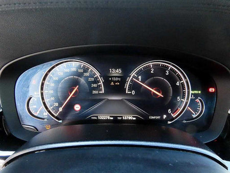 BMW 5-Series — photo 09