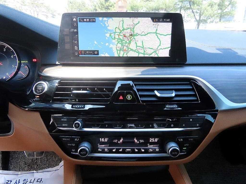 BMW 5-Series — photo 13