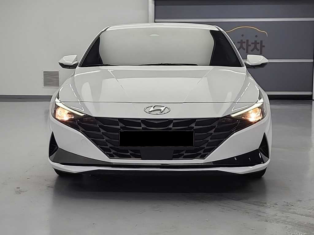 Hyundai Avante — photo 02