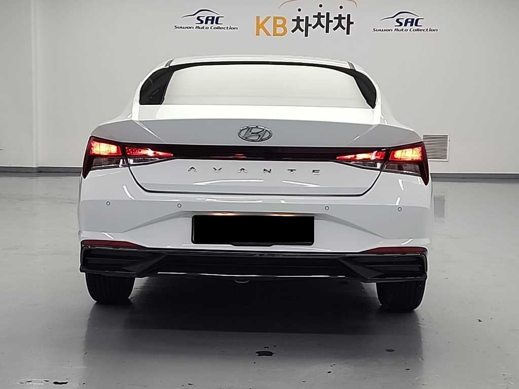Hyundai Avante — photo 03