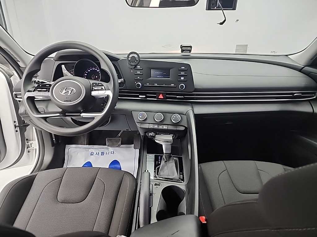Hyundai Avante — photo 07