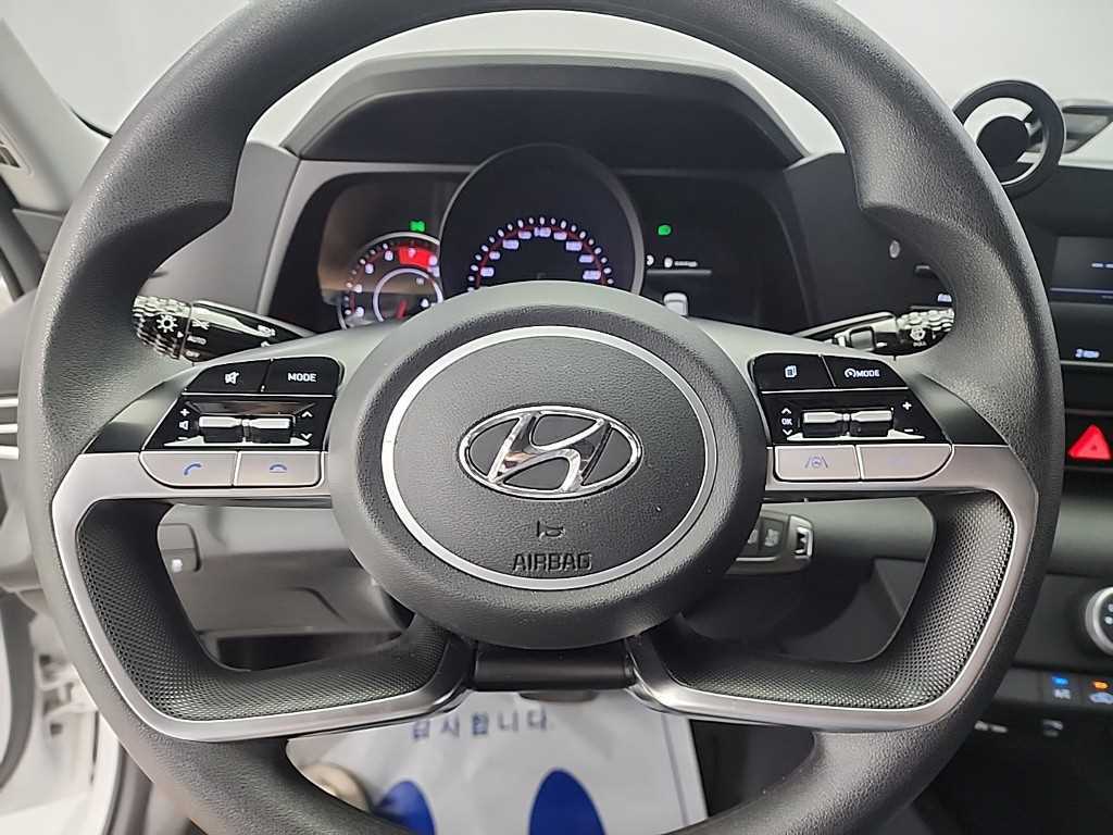 Hyundai Avante — photo 09