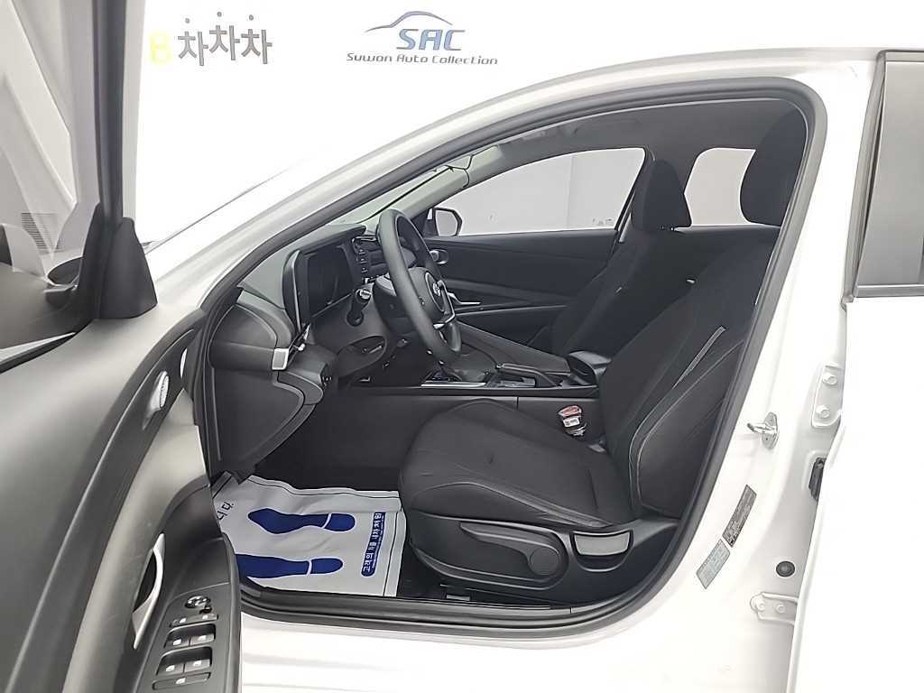 Hyundai Avante — photo 11