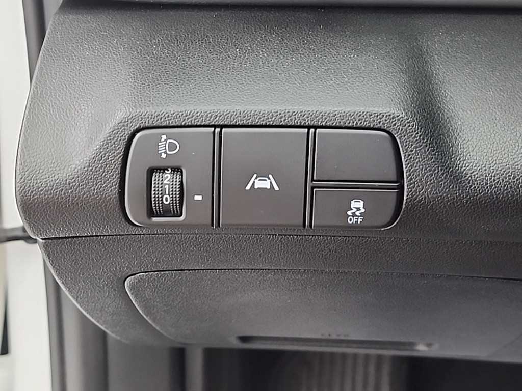 Hyundai Avante — photo 14