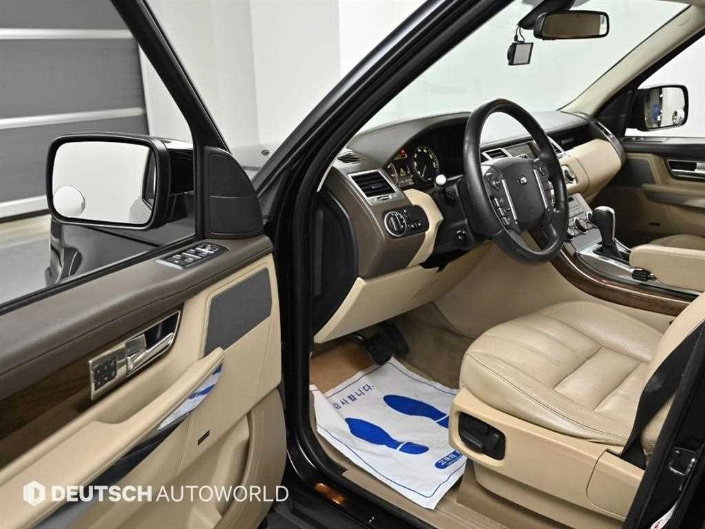 Land Rover Range Rover Sport — photo 11
