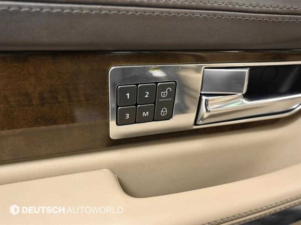 Land Rover Range Rover Sport — photo 17