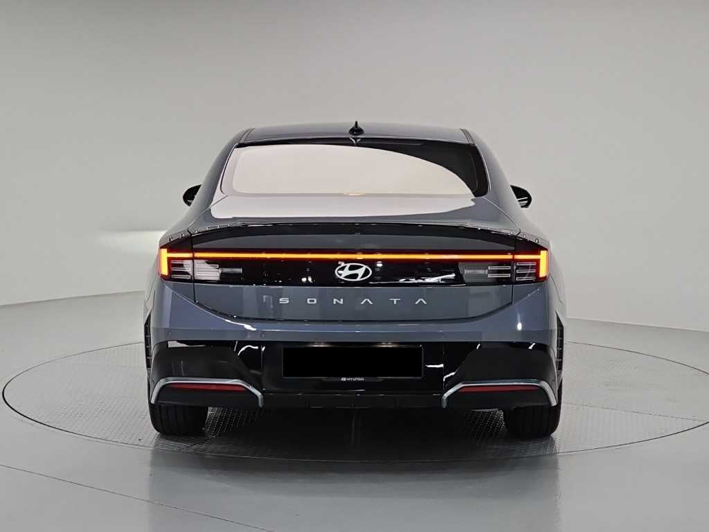 Hyundai Sonata — photo 03