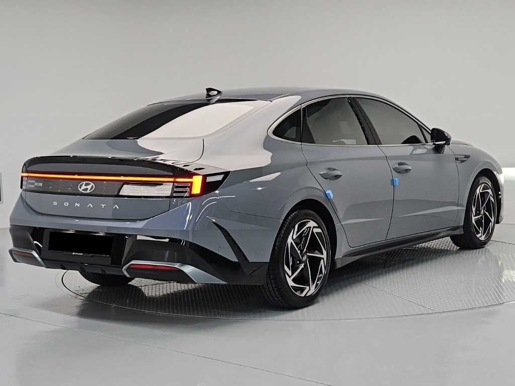 Hyundai Sonata — photo 04