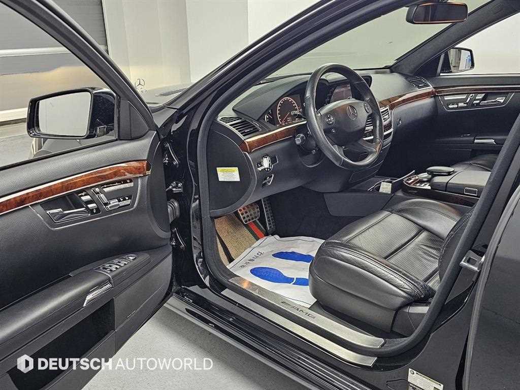 Mercedes-Benz S-Class — photo 11