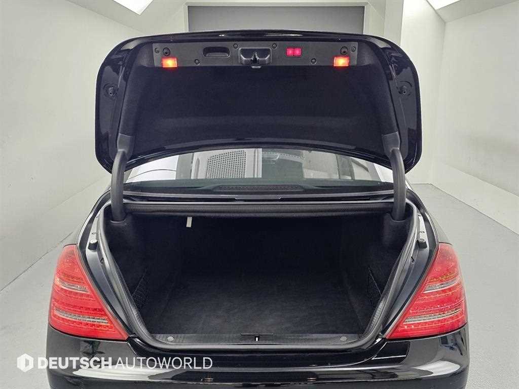 Mercedes-Benz S-Class — photo 20