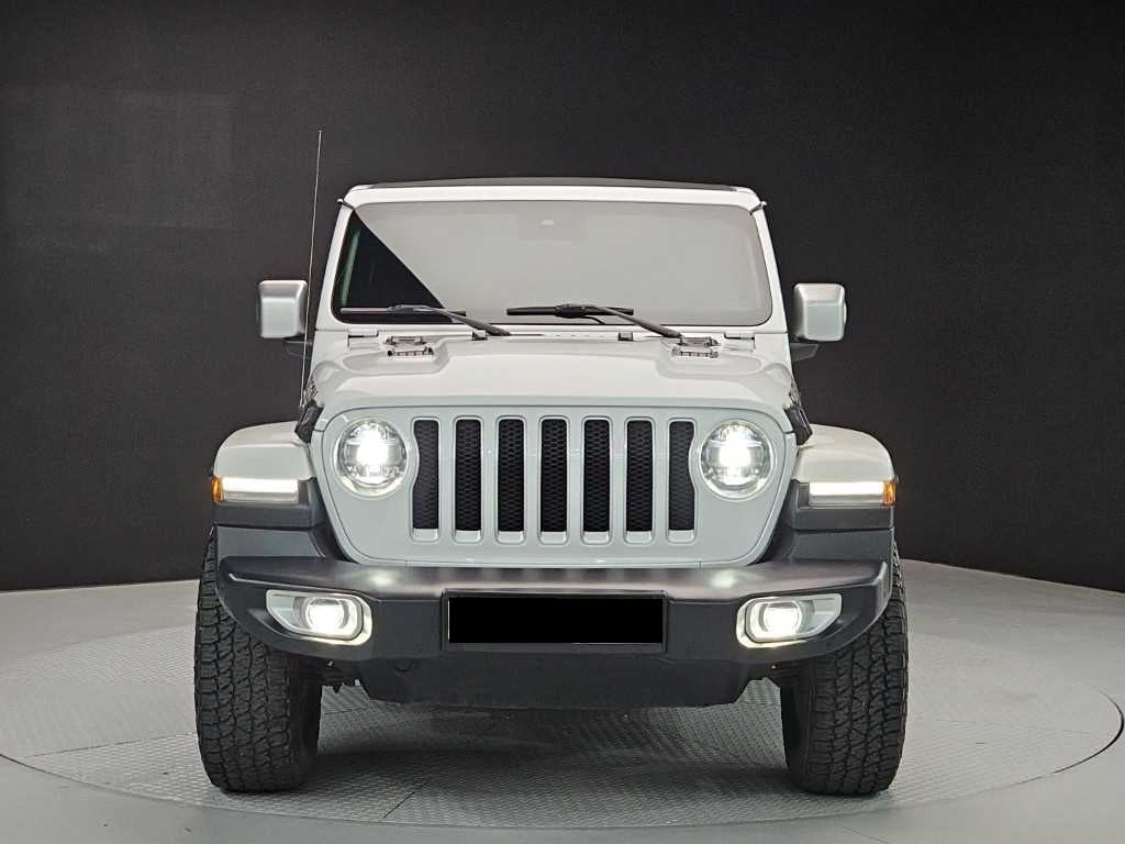 Jeep Wrangler — photo 02