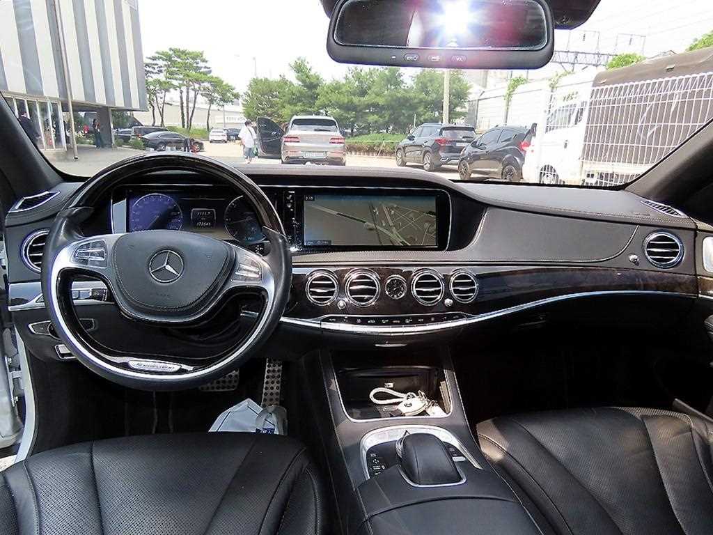 Mercedes-Benz S-Class — photo 07