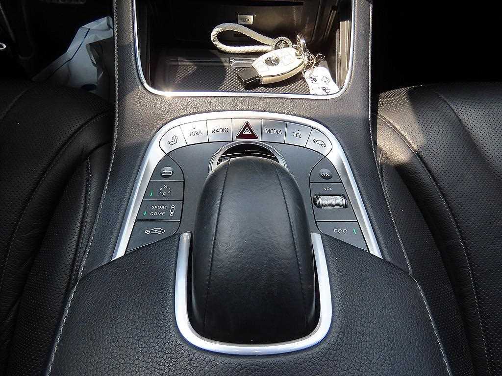 Mercedes-Benz S-Class — photo 14