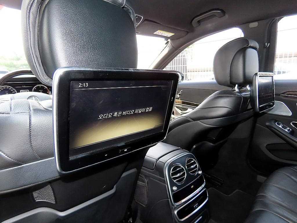 Mercedes-Benz S-Class — photo 16