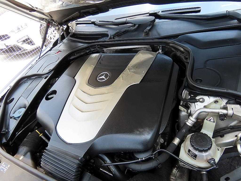 Mercedes-Benz S-Class — photo 19