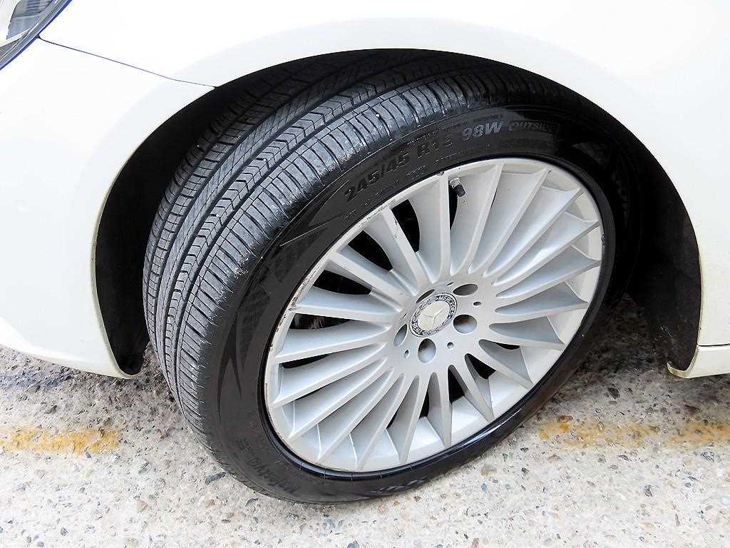 Mercedes-Benz S-Class — photo 20