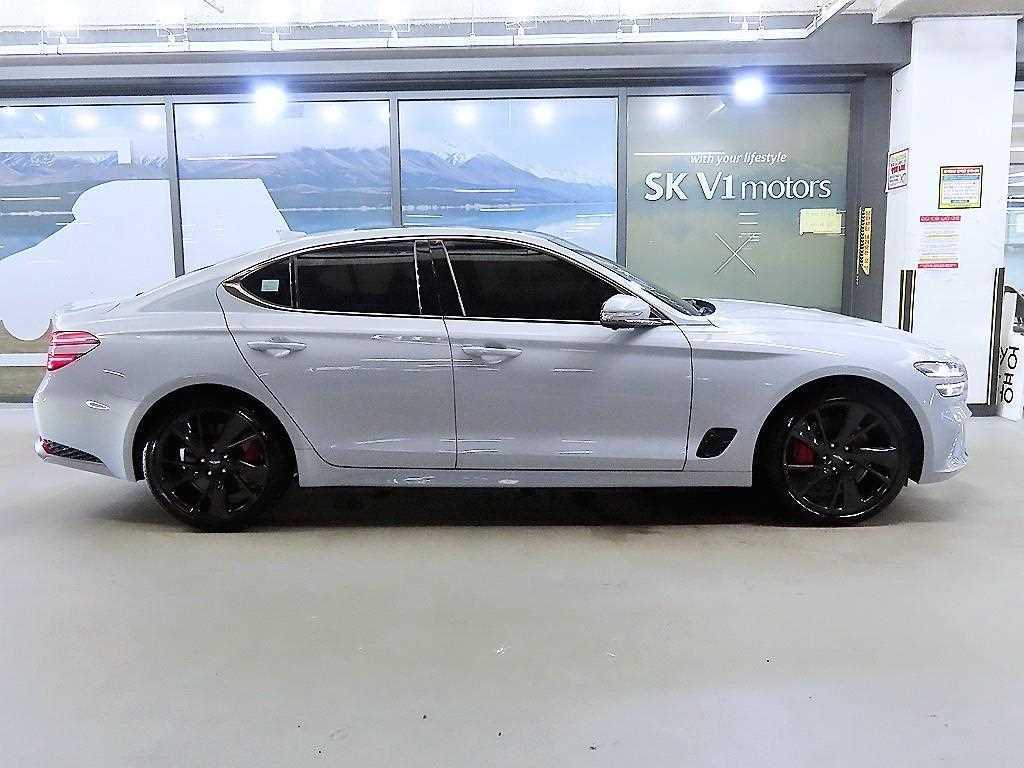 Genesis G70 — photo 03