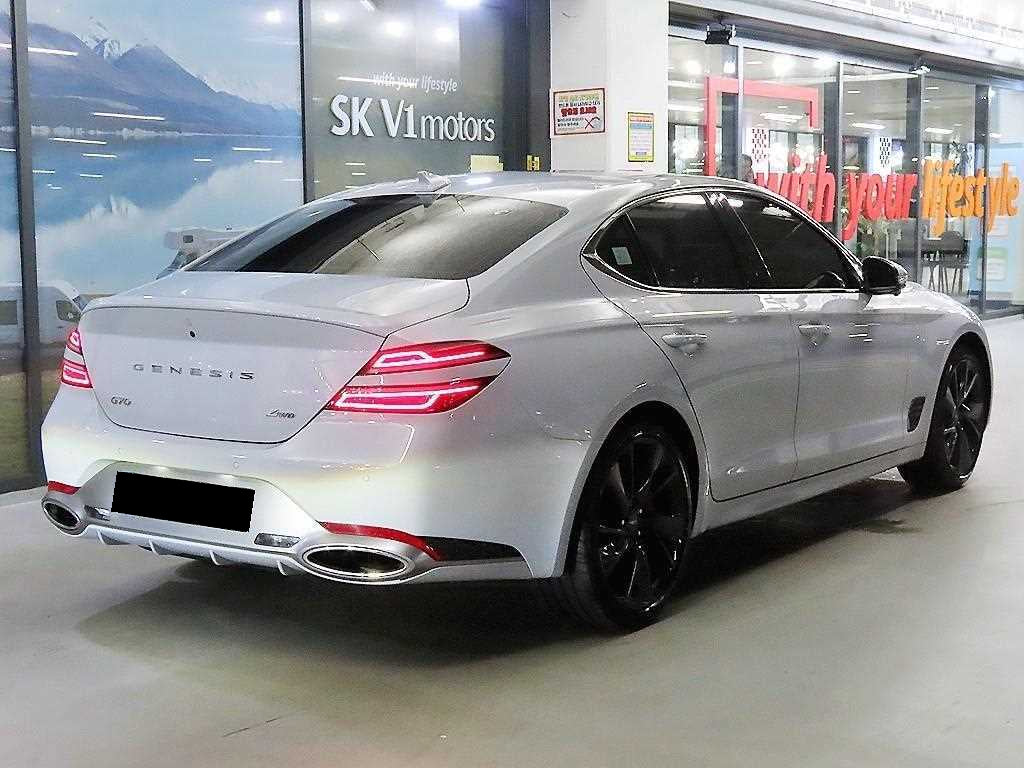 Genesis G70 — photo 04