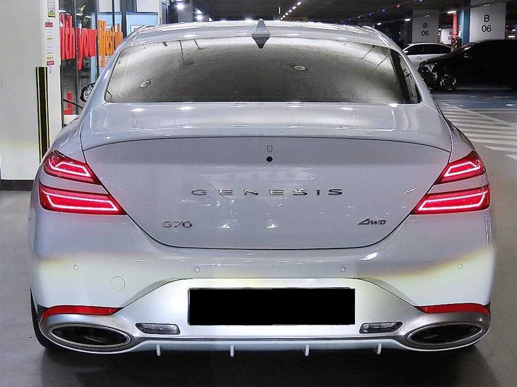 Genesis G70 — photo 05
