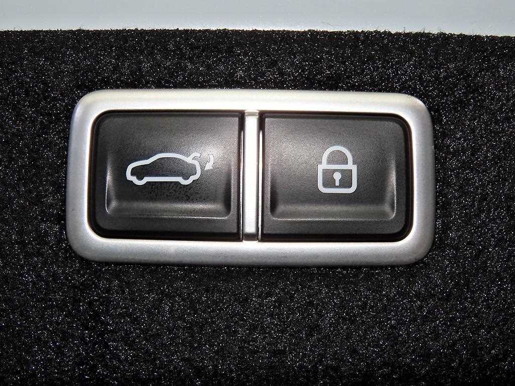Genesis G70 — photo 16