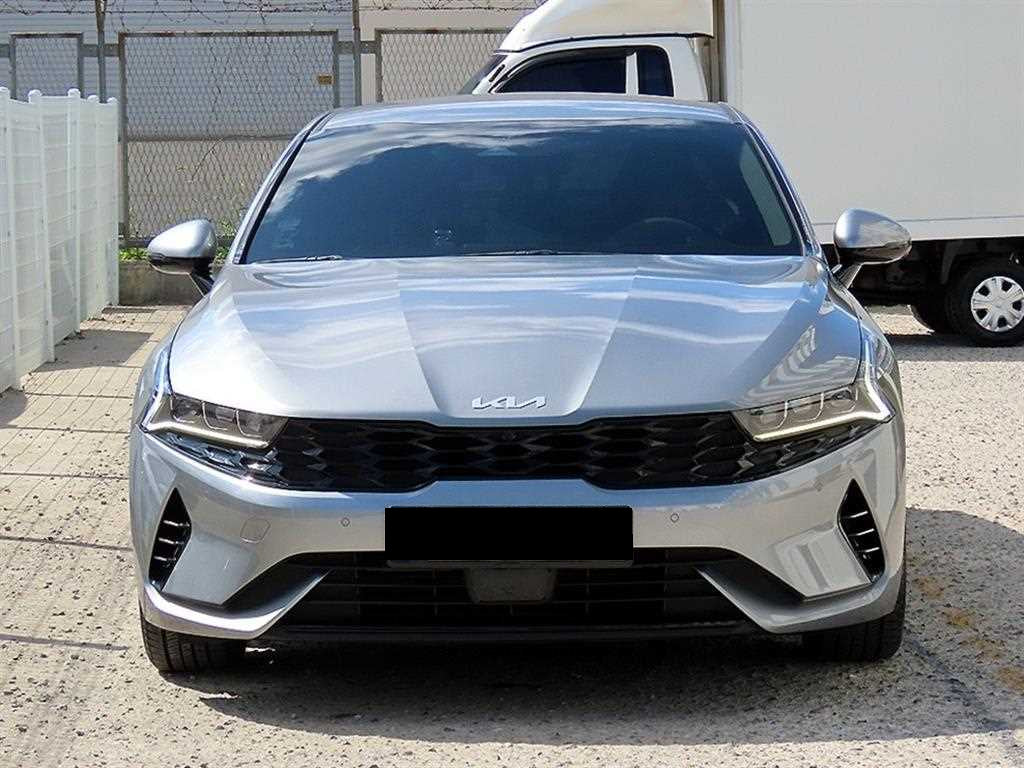 Kia K5 — photo 01