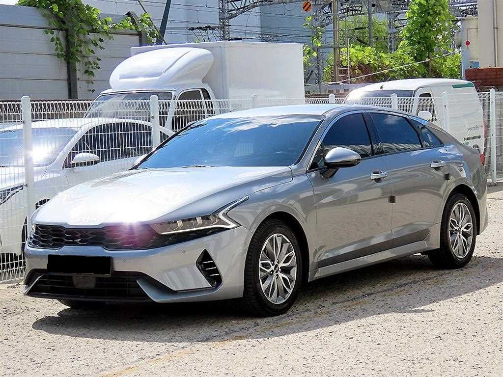 Kia K5 — photo 02