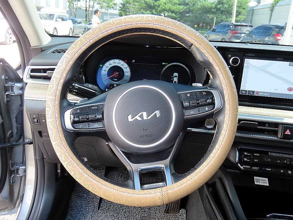 Kia K5 — photo 08