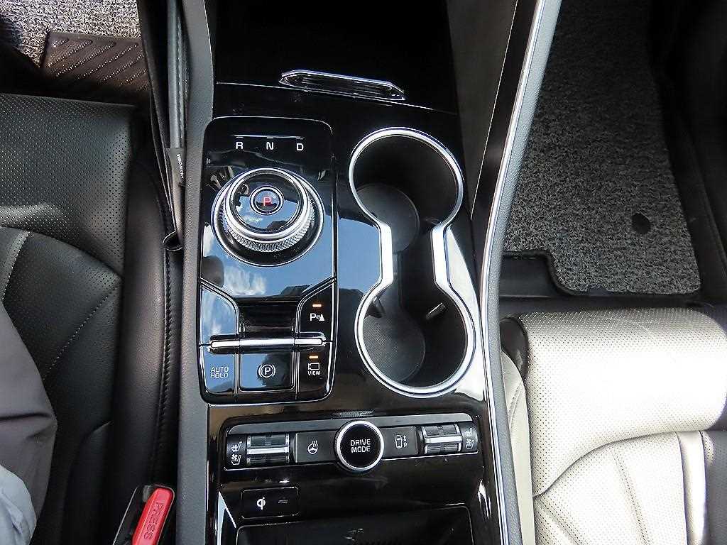 Kia K5 — photo 11