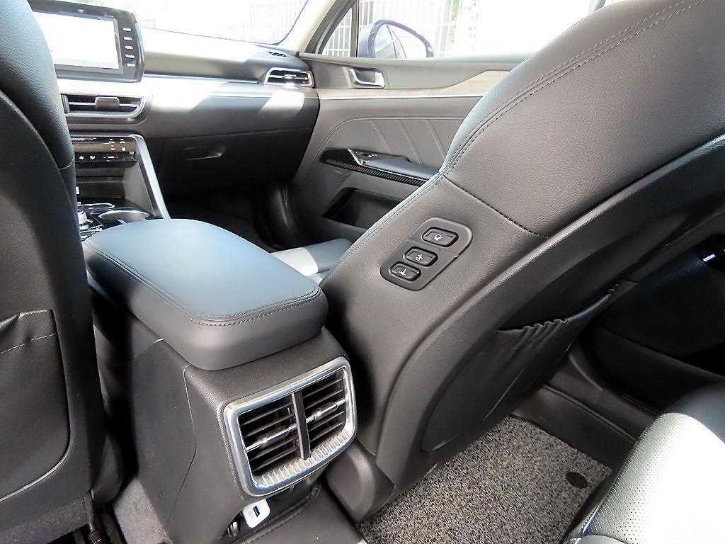 Kia K5 — photo 16