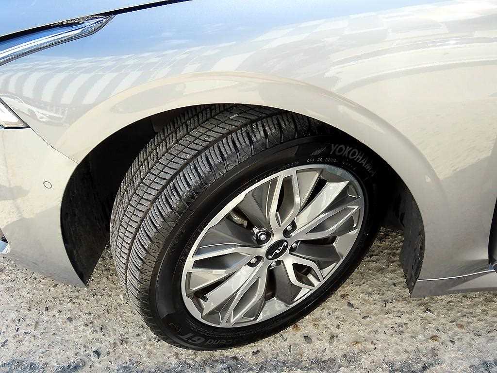 Kia K5 — photo 20
