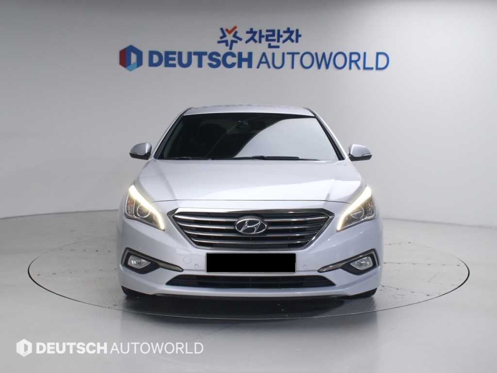 Hyundai Sonata — photo 03