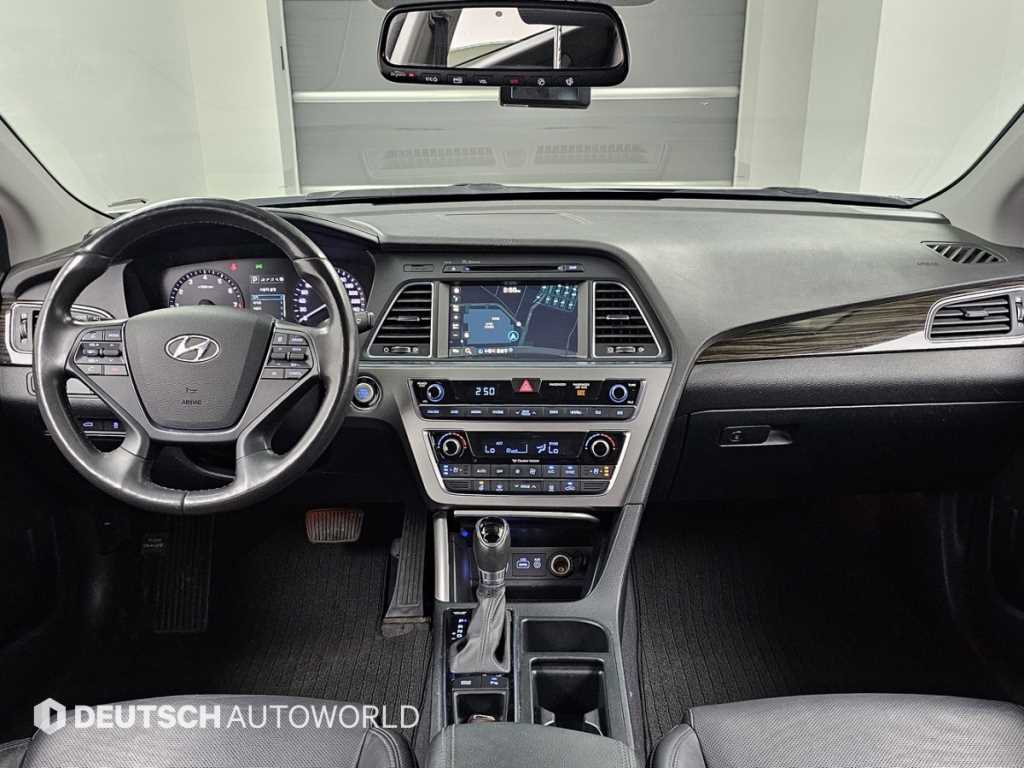 Hyundai Sonata — photo 07