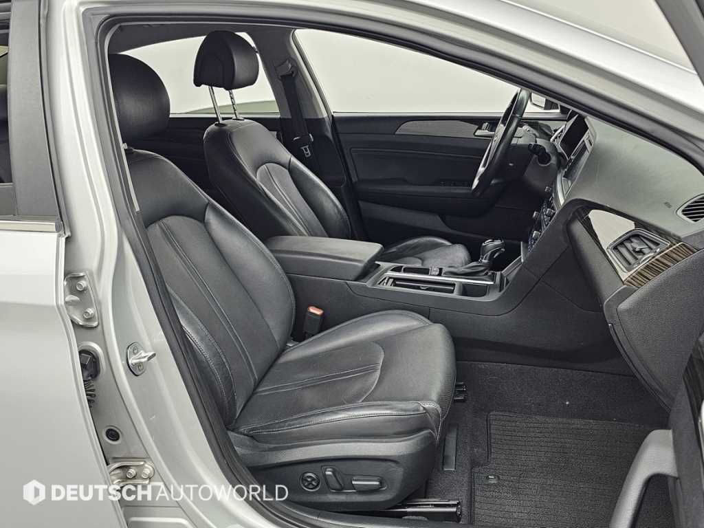 Hyundai Sonata — photo 10