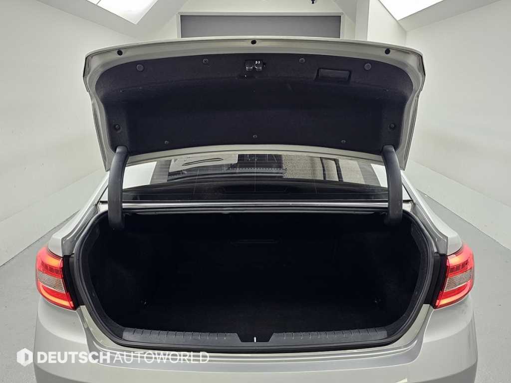 Hyundai Sonata — photo 19