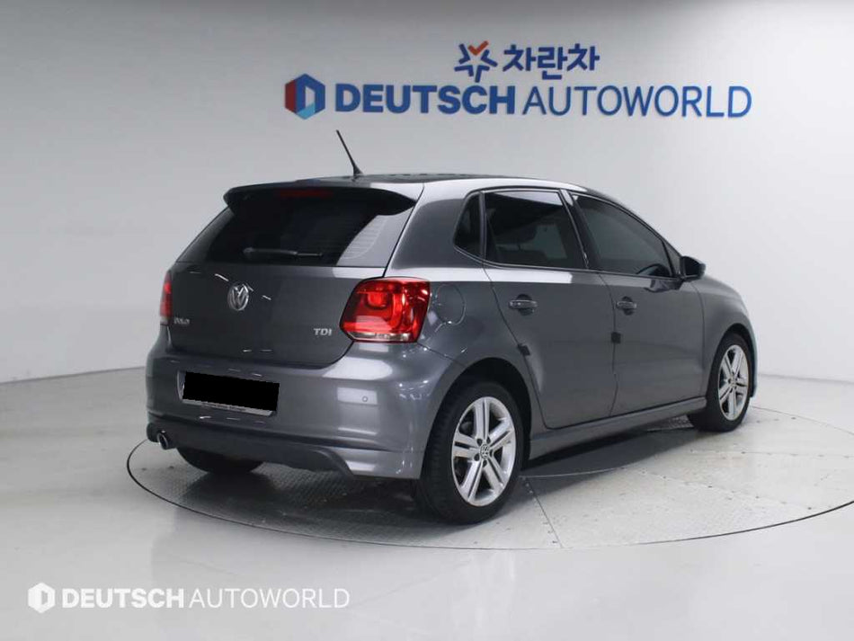 Volkswagen Polo — photo 02