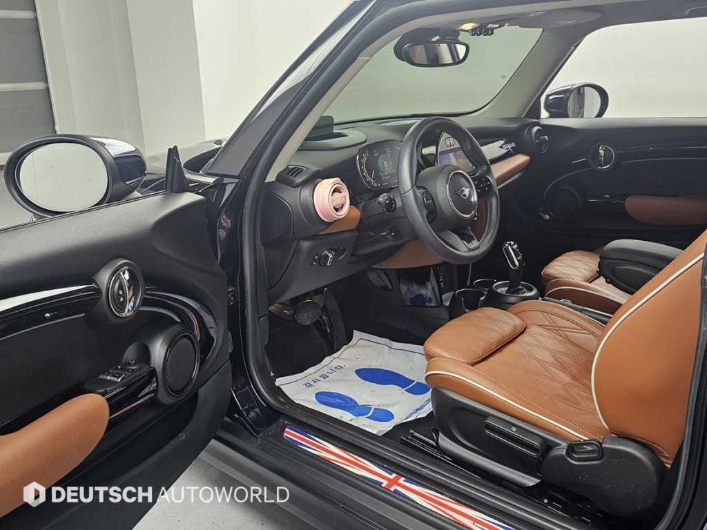 Mini Cooper — photo 11