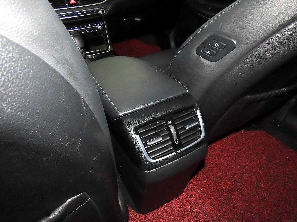 Hyundai Grandeur — photo 15